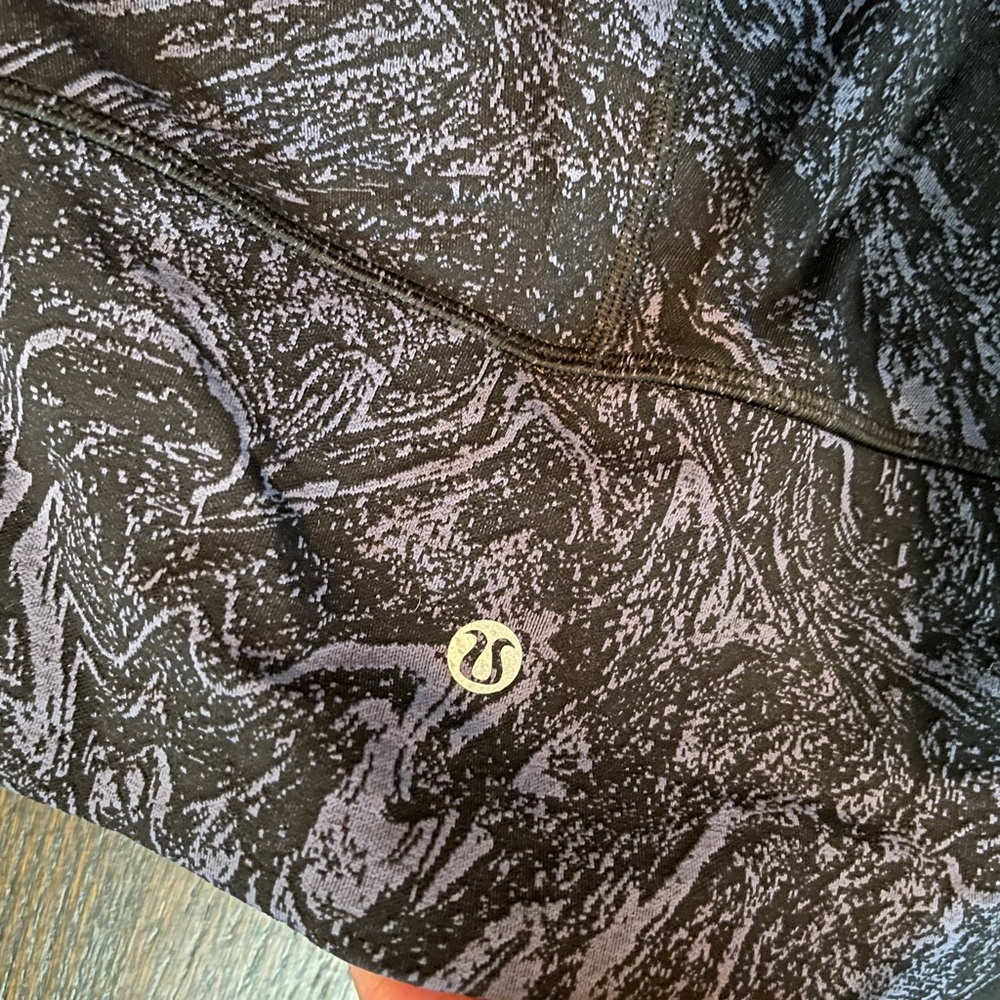 Very rare Lululemon Wunder Under Leggings! - Picture 8 of 11